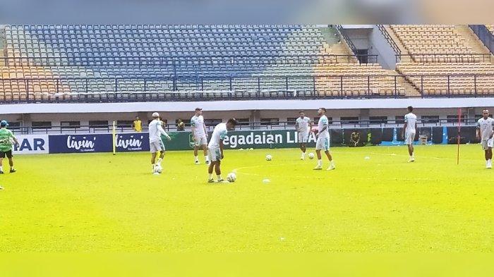 Update Transfer Persib Bandung Terbaru Jelang Lawan Dewa United, Sudah ... Persib Bandung Siapkan Transfer Mengejutkan, Fans Heboh di Sosial Media